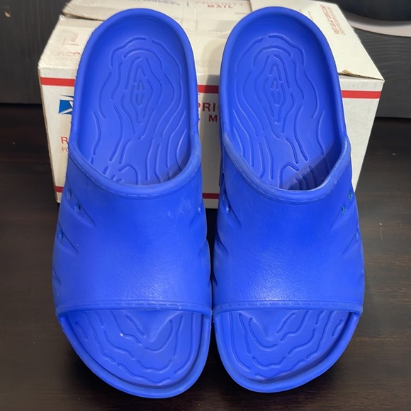 LL Bean blue slides - Picture 3 of 3